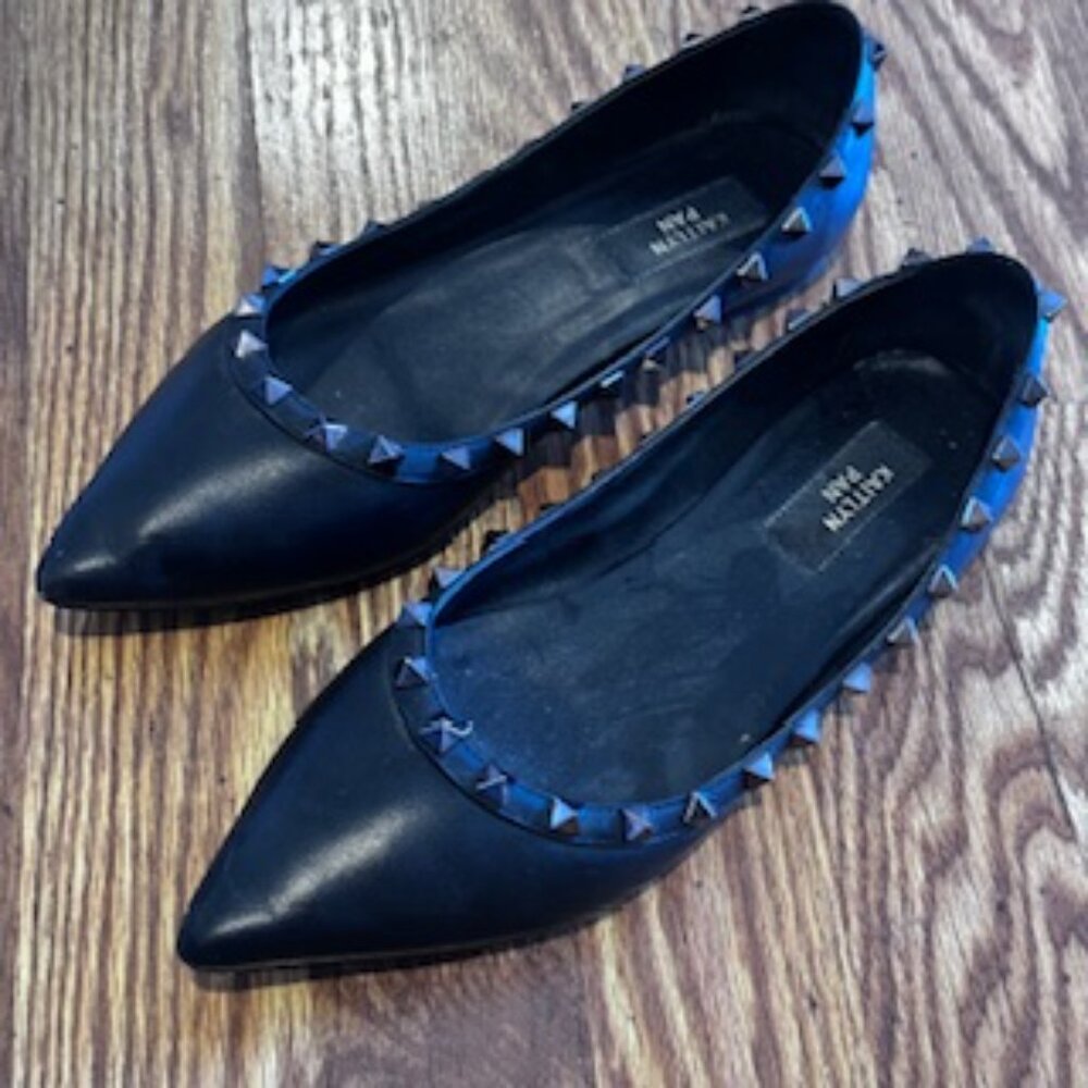 Kaytlin Pan size 8.5 Studded Leather Pointed Toe Ballet Flat in Black